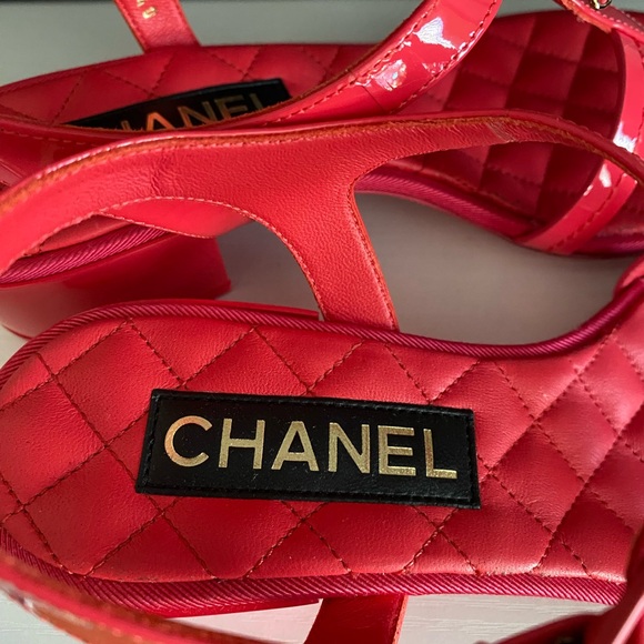NIB Chanel 23C Pinkish Red Patent Leather CC Heeled Sandals size 38.5 - Picture 5 of 9